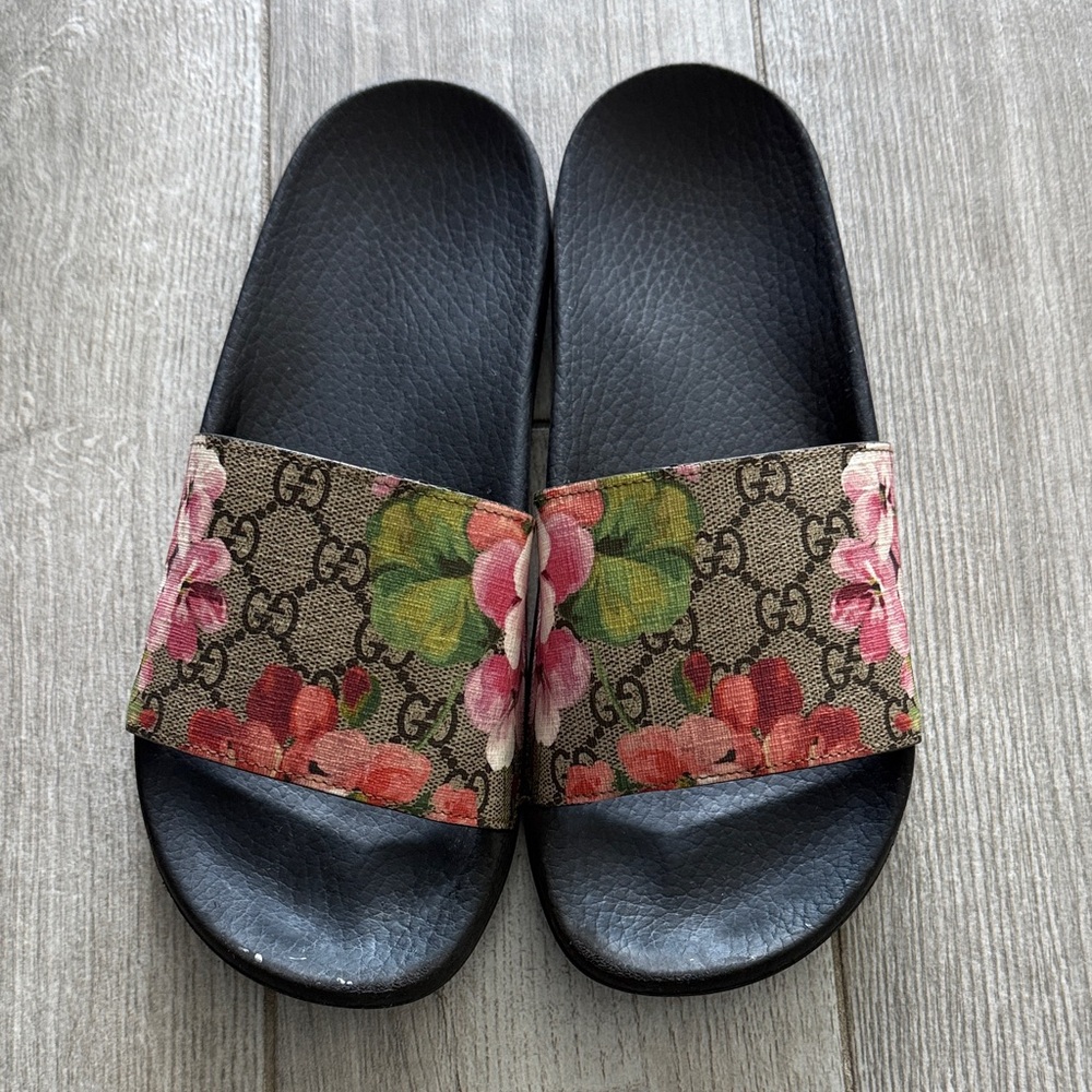 Gucci Floral GG Monogram Supreme Bloom Slide Sandals